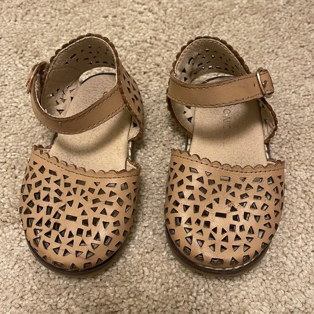 Toddler size 5 sandals - Picture 1 of 4